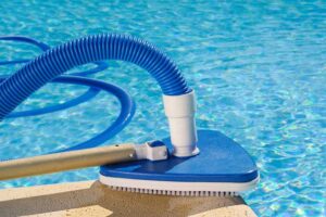 Swimming-pool-service